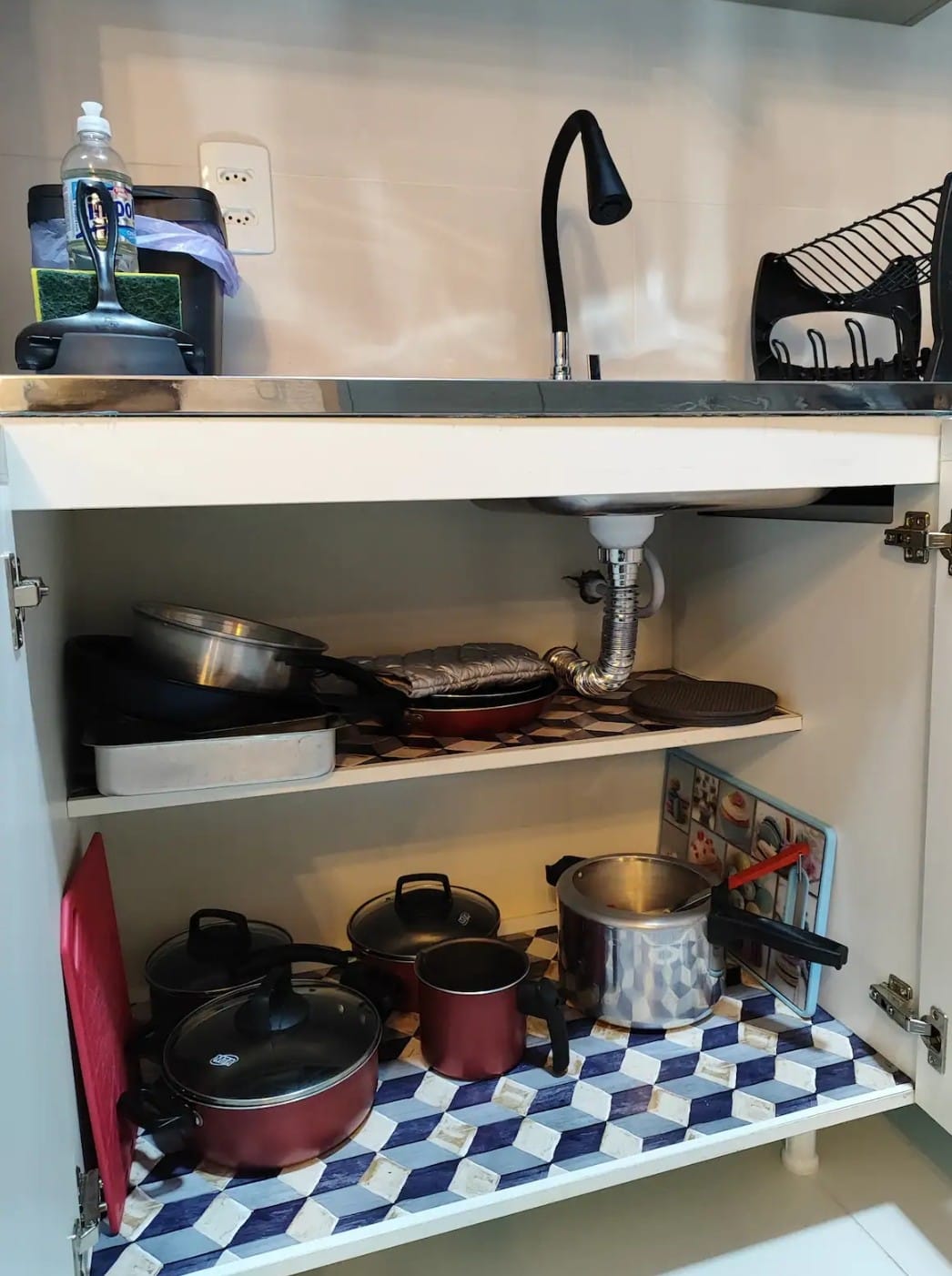 Balcão e pia da cozinha